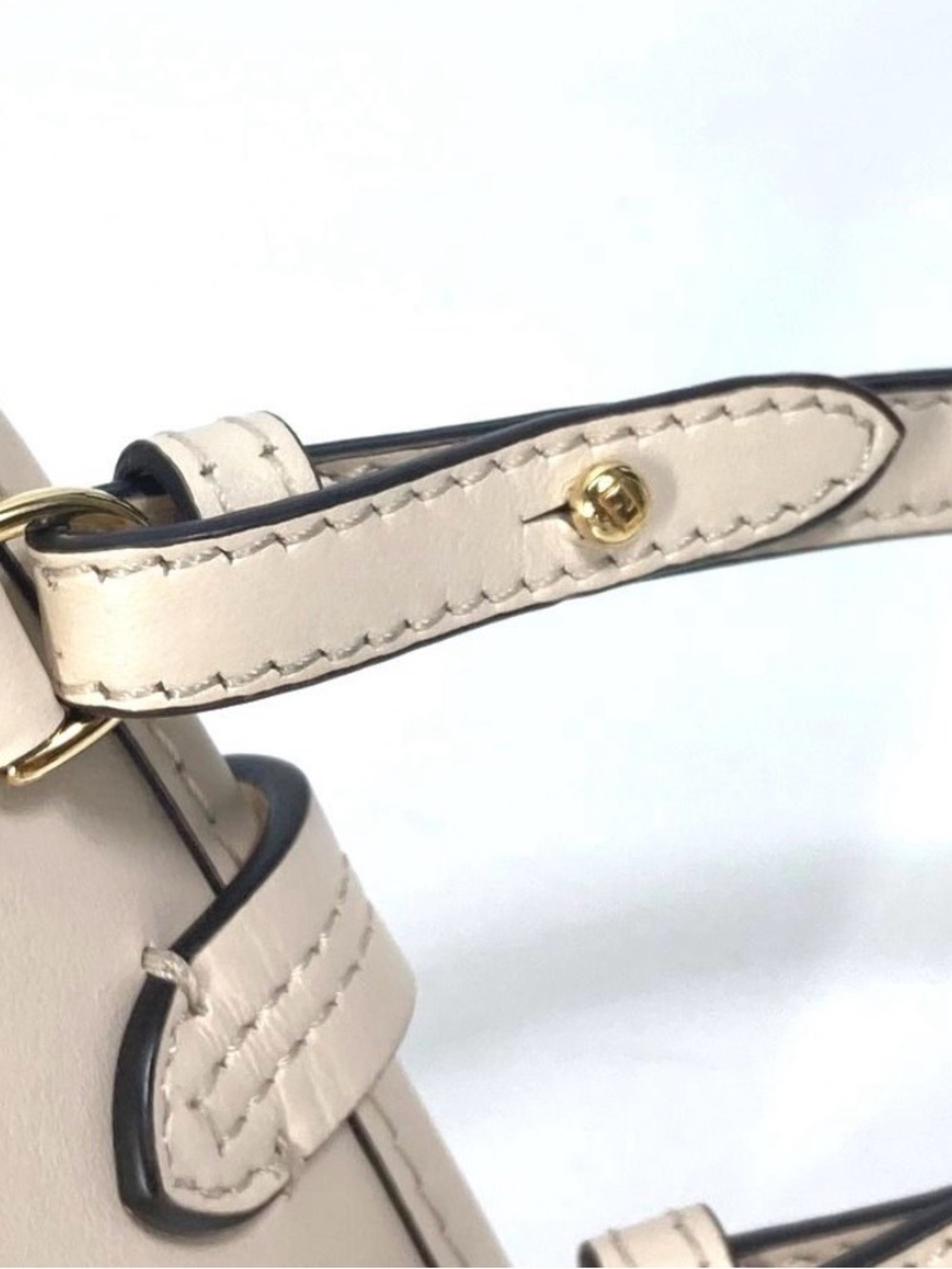 Fendi O’lock 2 Two tone Cream and Gold Monogram Crossbody Phone Bag - Picture 5 of 7